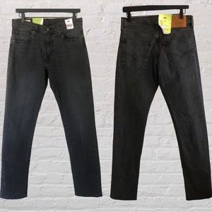 Mens Levis 502 Taper Jeans Size 30x34. NWT.